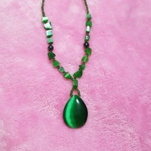 Sparkles Polished Teardrop Beaded Green Necklace
